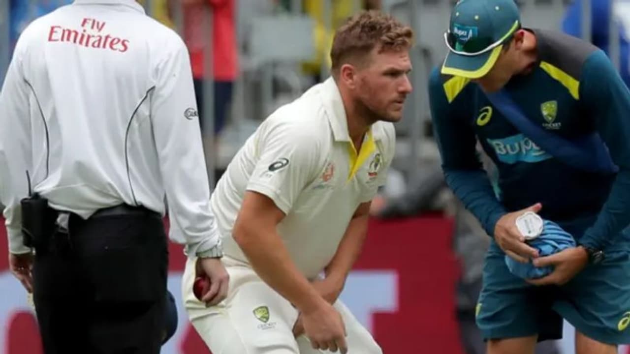 ஓவரா ஆட்டம் போடுற.. ஃபின்ச்சின் கையை உடைத்து அனுப்பிய முகமது ஷமி!! வீடியோ ஓவரா ஆட்டம் போடுற.. ஃபின்ச்சின் கையை உடைத்து அனுப்பிய முகமது ஷமி!! வீடியோ