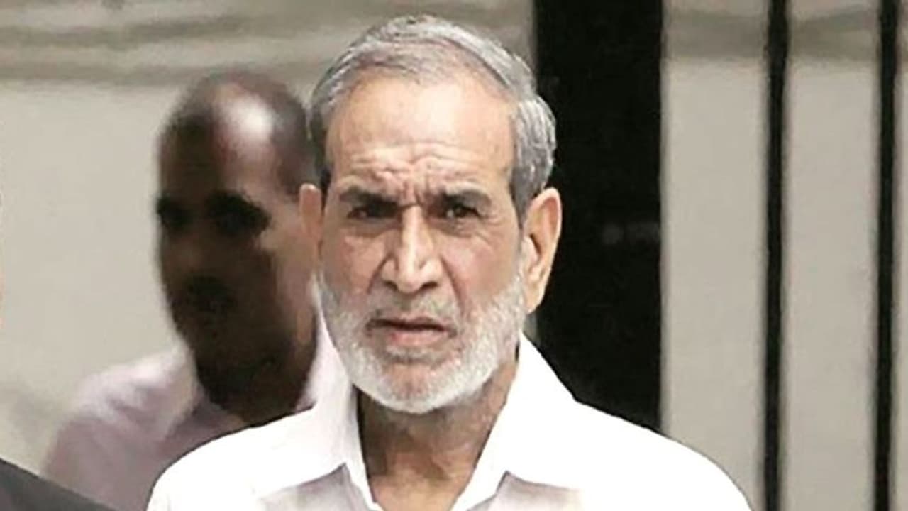 1984 anti Sikh pogrom: Judge bursts into tears while delivering verdict sentencing Sajjan Kumar for leading massacre
