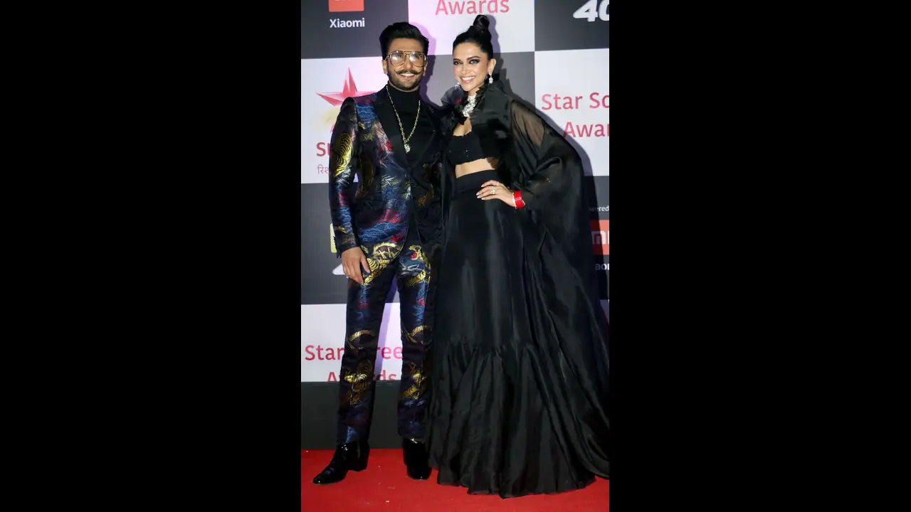 स्टार स्क्रीन अवॉर्ड शो में रणवीर को मिला बेस्ट एक्टर का खिताब, भावुक हुईं दीपिका