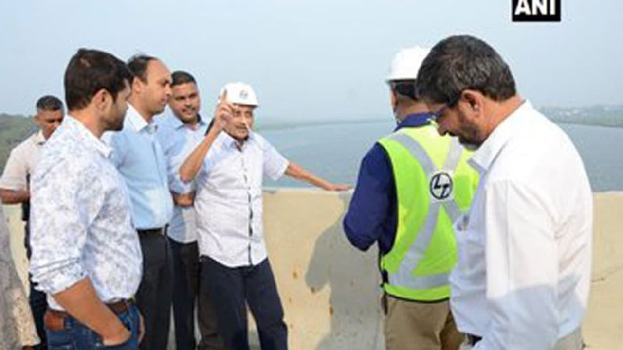 ಮೂಗಿನ ನಳಿಕೆಯೊಂದಿಗೆ ಸಿಎಂ ಕೆಲಸ : ಪ್ರತಿಪಕ್ಷಗಳ ಕುಹಕ ಮೂಗಿನ ನಳಿಕೆಯೊಂದಿಗೆ ಸಿಎಂ ಕೆಲಸ : ಪ್ರತಿಪಕ್ಷಗಳ ಕುಹಕ