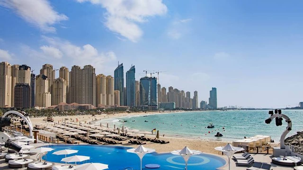 സ്വിമ്മിങ് പൂളില് സന്ദര്ശകന്റെ നഗ്നതാപ്രദര്ശനം; മാപ്പുപറഞ്ഞ് ദുബായ് ബീച്ച് ക്ലബ് അധികൃതര് സ്വിമ്മിങ് പൂളില് സന്ദര്ശകന്റെ നഗ്നതാപ്രദര്ശനം; മാപ്പുപറഞ്ഞ് ദുബായ് ബീച്ച് ക്ലബ് അധികൃതര്