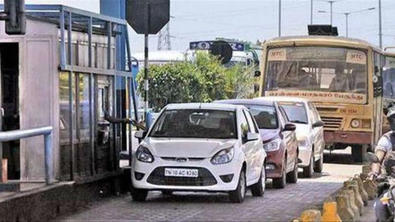 சுங்கச்சாவடிகளில் வசூலிக்கப்படும் கட்டணங்கள் நியாயமாக இல்லை.. உயர்நீதி மன்ற தலைமை நீதிபதி அமர்வு கண்டனம்.