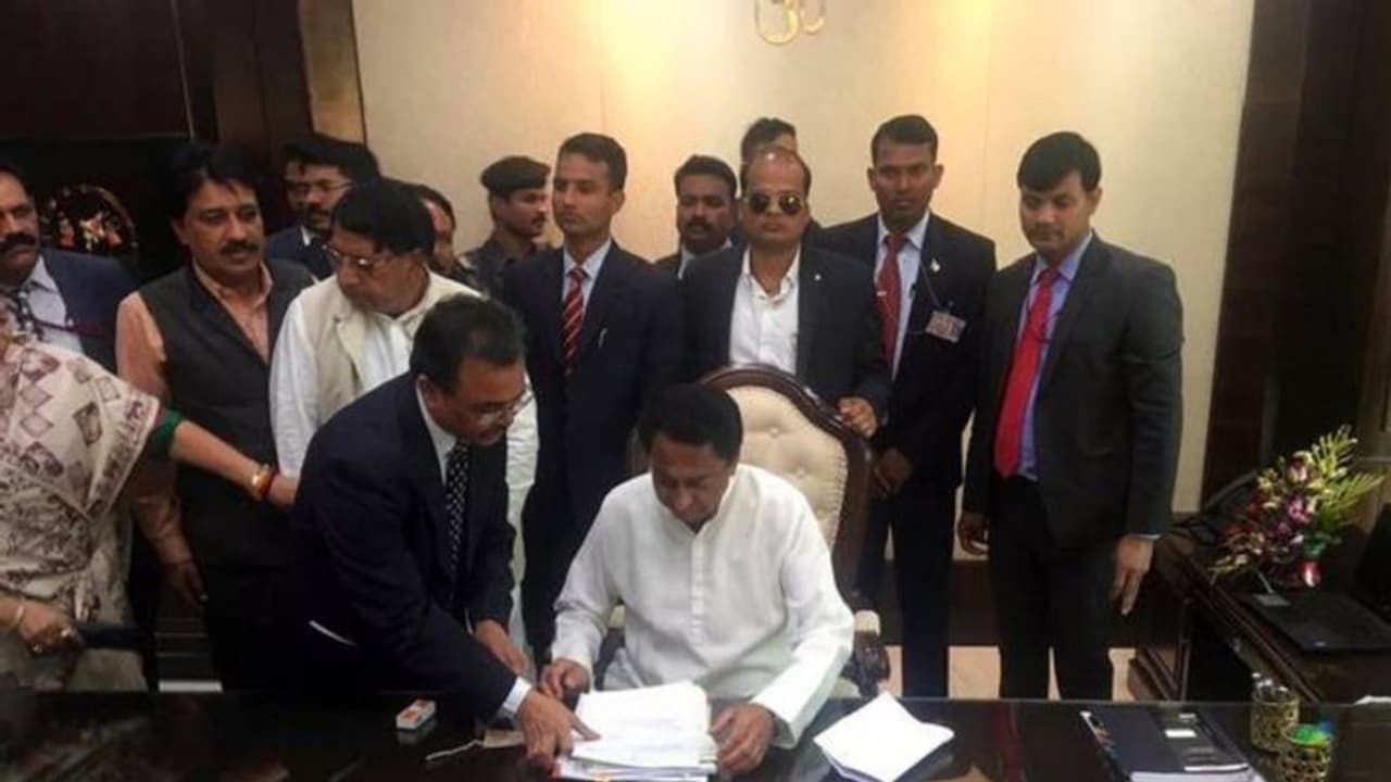 சொன்னதை செஞ்சுட்டோம்ல !! டுவீட் போட்டு பாஜகவை அலற வைத்த ராகுல் காந்தி!! சொன்னதை செஞ்சுட்டோம்ல !! டுவீட் போட்டு பாஜகவை அலற வைத்த ராகுல் காந்தி!!