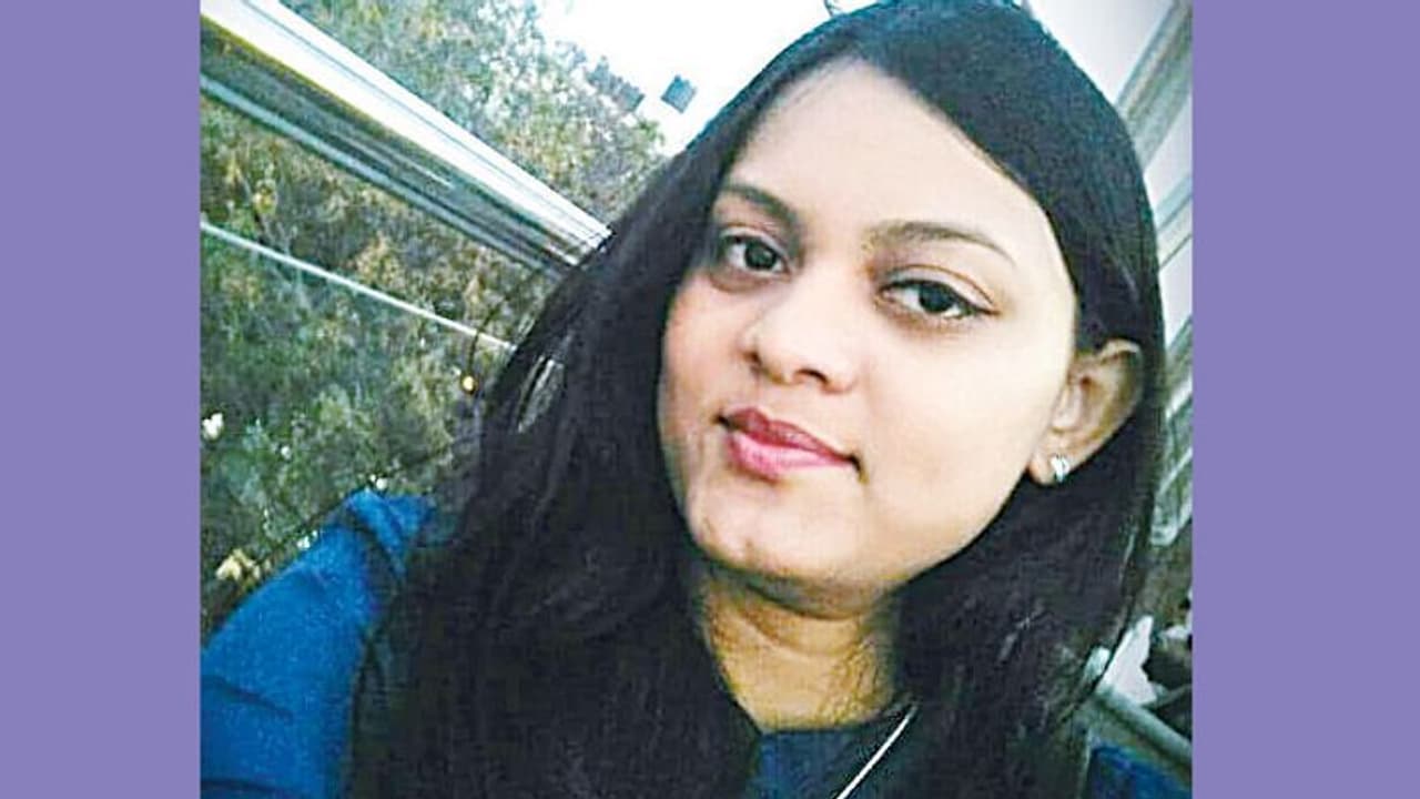 ಆತ್ಮಹತ್ಯೆಗೆ ಮುನ್ನ ಜಡ್ಜ್, ಸಚಿವರಿಗೆ ಯುವತಿ ಪತ್ರ! ಕುತೂಹಲದ ಟ್ವಿಸ್ಟ್ ಆತ್ಮಹತ್ಯೆಗೆ ಮುನ್ನ ಜಡ್ಜ್, ಸಚಿವರಿಗೆ ಯುವತಿ ಪತ್ರ! ಕುತೂಹಲದ ಟ್ವಿಸ್ಟ್