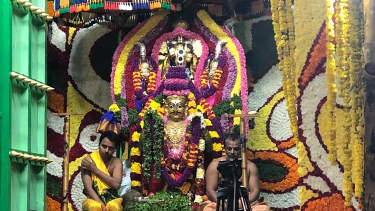 మంగళగిరిలో ఉత్తర ద్వార దర్శనం..పోటెత్తిన భక్తులు (వీడియో) మంగళగిరిలో ఉత్తర ద్వార దర్శనం..పోటెత్తిన భక్తులు (వీడియో)