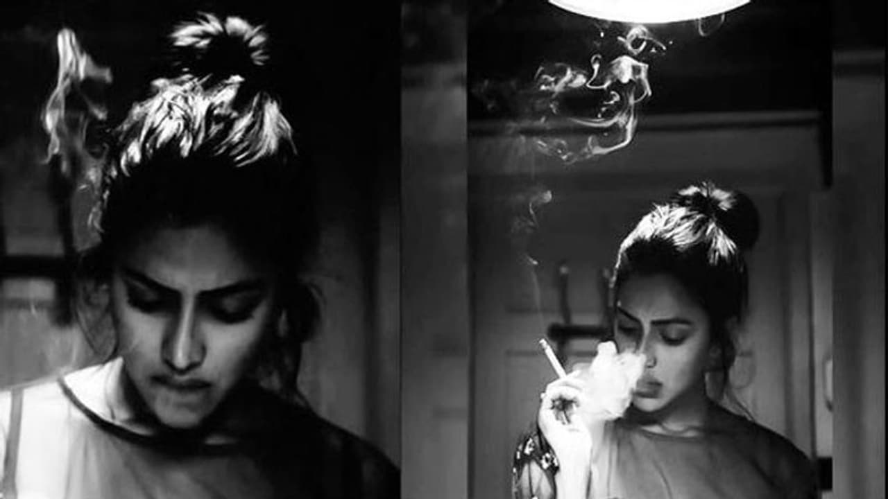 అప్పుడు సారా, ఇప్పుడు సిగరెట్.. బుక్కైన స్టార్ హీరోయిన్! అప్పుడు సారా, ఇప్పుడు సిగరెట్.. బుక్కైన స్టార్ హీరోయిన్!