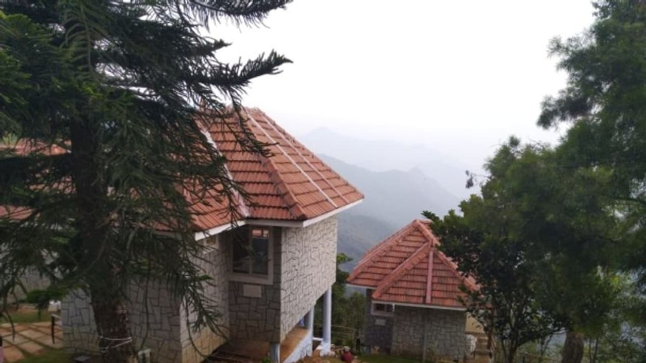 ಕೊಪ್ಪಳ: ವಿರೂಪಾಪುರಗಡ್ಡೆ ರೆಸಾರ್ಟ್‌ ತೆರವಿಗೆ ಹೈಕೋರ್ಟ್‌ ತಡೆ