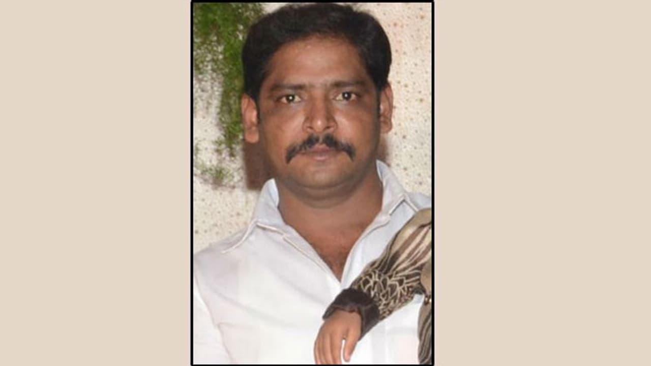 மீண்டும் தலைதூக்கும் கந்துவட்டி கொடுமை... கடனைத் திருப்பி கேட்டு மிரட்டல்... விவசாயி தற்கொலை! மீண்டும் தலைதூக்கும் கந்துவட்டி கொடுமை... கடனைத் திருப்பி கேட்டு மிரட்டல்... விவசாயி தற்கொலை!