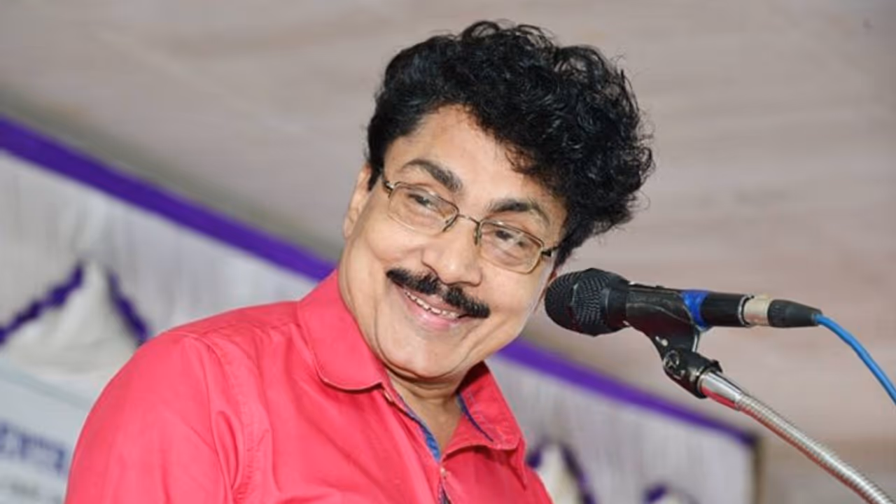 പി കെ ശശിയെ സിപിഎം തിരിച്ചെടുത്തു; ജില്ലാ കമ്മിറ്റി നിർദ്ദേശം സംസ്ഥാന സമിതി അംഗീകരിച്ചു പി കെ ശശിയെ സിപിഎം തിരിച്ചെടുത്തു; ജില്ലാ കമ്മിറ്റി നിർദ്ദേശം സംസ്ഥാന സമിതി അംഗീകരിച്ചു