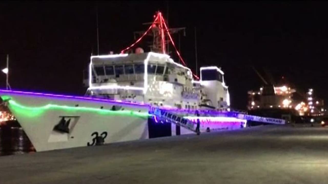 ഇന്ത്യ സൗദി സൈനിക സഹകരണം; കോസ്റ്റ്ഗാര്ഡ് കപ്പല് 'വിക്രം' സൗദിയിലെത്തി ഇന്ത്യ സൗദി സൈനിക സഹകരണം; കോസ്റ്റ്ഗാര്ഡ് കപ്പല് 'വിക്രം' സൗദിയിലെത്തി