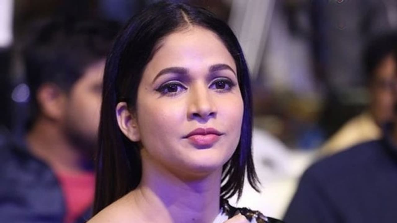 ఏం చేస్తుంది.. సగానికి సగం తగ్గించుకుందట!