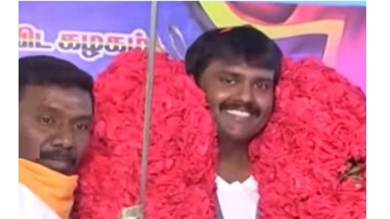 இளைஞர் அணி தலைவராகும் விஜய பிரபாகரன்!! தேமுதிக தொண்டர்கள் உற்சாகம்... இளைஞர் அணி தலைவராகும் விஜய பிரபாகரன்!! தேமுதிக தொண்டர்கள் உற்சாகம்...