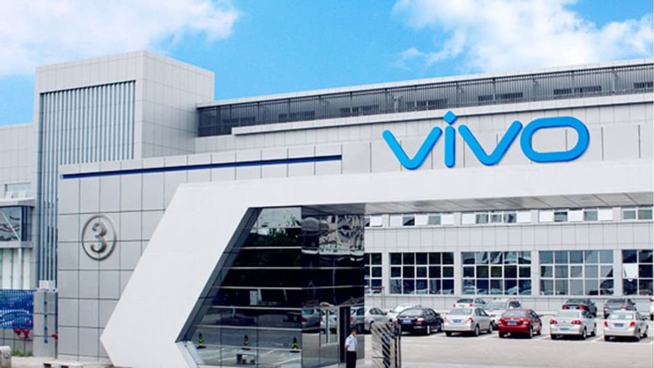 ‘స్మార్ట్’ మేజర్లకు సవాల్: 1న విపణిలోకి వివో ‘ఐక్యూ’ 12జీబీ ‘స్మార్ట్’ మేజర్లకు సవాల్: 1న విపణిలోకి వివో ‘ఐక్యూ’ 12జీబీ