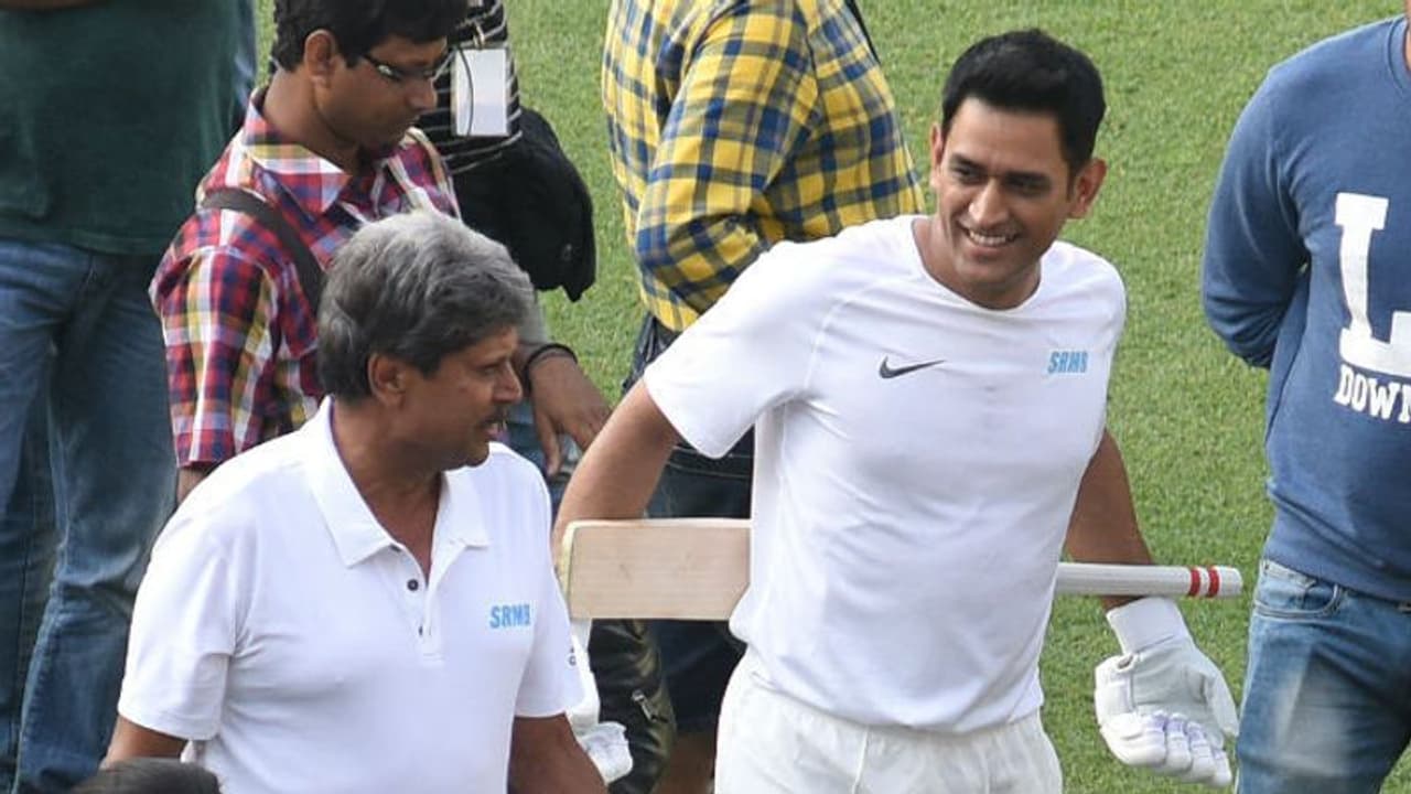 అదే ధోనీ గొప్పతనం... ఆ పని ఏ ఆటగాడు చేయలేడు: కపిల్ దేవ్ అదే ధోనీ గొప్పతనం... ఆ పని ఏ ఆటగాడు చేయలేడు: కపిల్ దేవ్