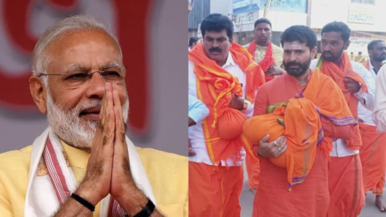 ಮೋದಿಯೇ ಪ್ರಧಾನಿಯಾಗಲಿ ಎಂದು ಭಿಕ್ಷಾಟನೆ ಮಾಡಿದ ಶಾಸಕ ಸಿ. ಟಿ ರವಿ! ಮೋದಿಯೇ ಪ್ರಧಾನಿಯಾಗಲಿ ಎಂದು ಭಿಕ್ಷಾಟನೆ ಮಾಡಿದ ಶಾಸಕ ಸಿ. ಟಿ ರವಿ!