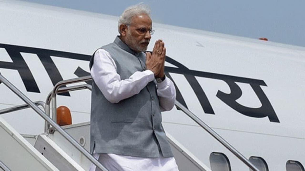 ಪಂಚರಾಜ್ಯ ಸೋಲಿನ ಬೆನ್ನಲ್ಲೇ ಮೋದಿಗೆ ಶಾಕ್ : ಕೈಕೊಟ್ಟ ಮತ್ತೋರ್ವ ಆಪ್ತ? ಪಂಚರಾಜ್ಯ ಸೋಲಿನ ಬೆನ್ನಲ್ಲೇ ಮೋದಿಗೆ ಶಾಕ್ : ಕೈಕೊಟ್ಟ ಮತ್ತೋರ್ವ ಆಪ್ತ?