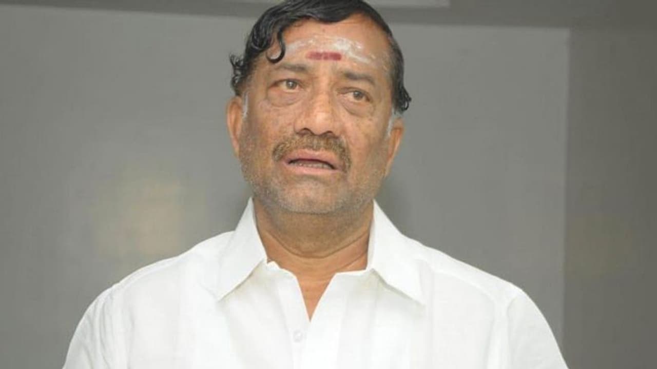 அடேங்கப்பா லிஸ்டில் இல்லாத ஃப்ராடுத்தனமா இருக்கே... அரசாங்கத்தின் கண்ணில் மண்ணைத்தூவிய ஓபிஎஸ் தம்பி!! அடேங்கப்பா லிஸ்டில் இல்லாத ஃப்ராடுத்தனமா இருக்கே... அரசாங்கத்தின் கண்ணில் மண்ணைத்தூவிய ஓபிஎஸ் தம்பி!!