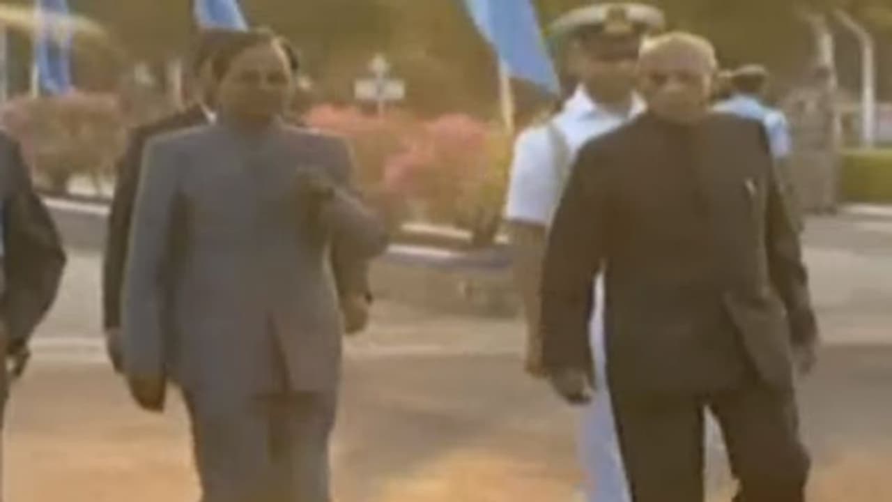 శీతాకాల విడిది కోసం హైద్రాబాద్కు చేరుకొన్న రాష్ట్రపతి కోవింద్ శీతాకాల విడిది కోసం హైద్రాబాద్కు చేరుకొన్న రాష్ట్రపతి కోవింద్