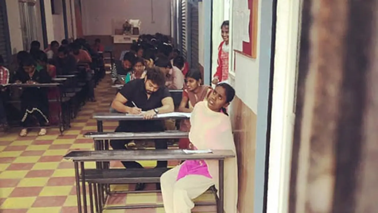 கண் பார்வையற்ற மாணவிக்காக தேர்வெழுதிய சினிமா ஹீரோ..! கண் பார்வையற்ற மாணவிக்காக தேர்வெழுதிய சினிமா ஹீரோ..!