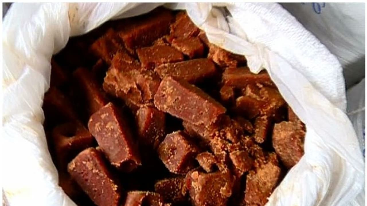 ശര്ക്കര വിവാദം കൊഴുക്കുന്നു; ഏഴ് വിതരണക്കാര് നല്കിയ 65 ലക്ഷം കിലോ ശര്ക്കരയ്ക്ക് ഗുണനിലവാരമില്ല ശര്ക്കര വിവാദം കൊഴുക്കുന്നു; ഏഴ് വിതരണക്കാര് നല്കിയ 65 ലക്ഷം കിലോ ശര്ക്കരയ്ക്ക് ഗുണനിലവാരമില്ല