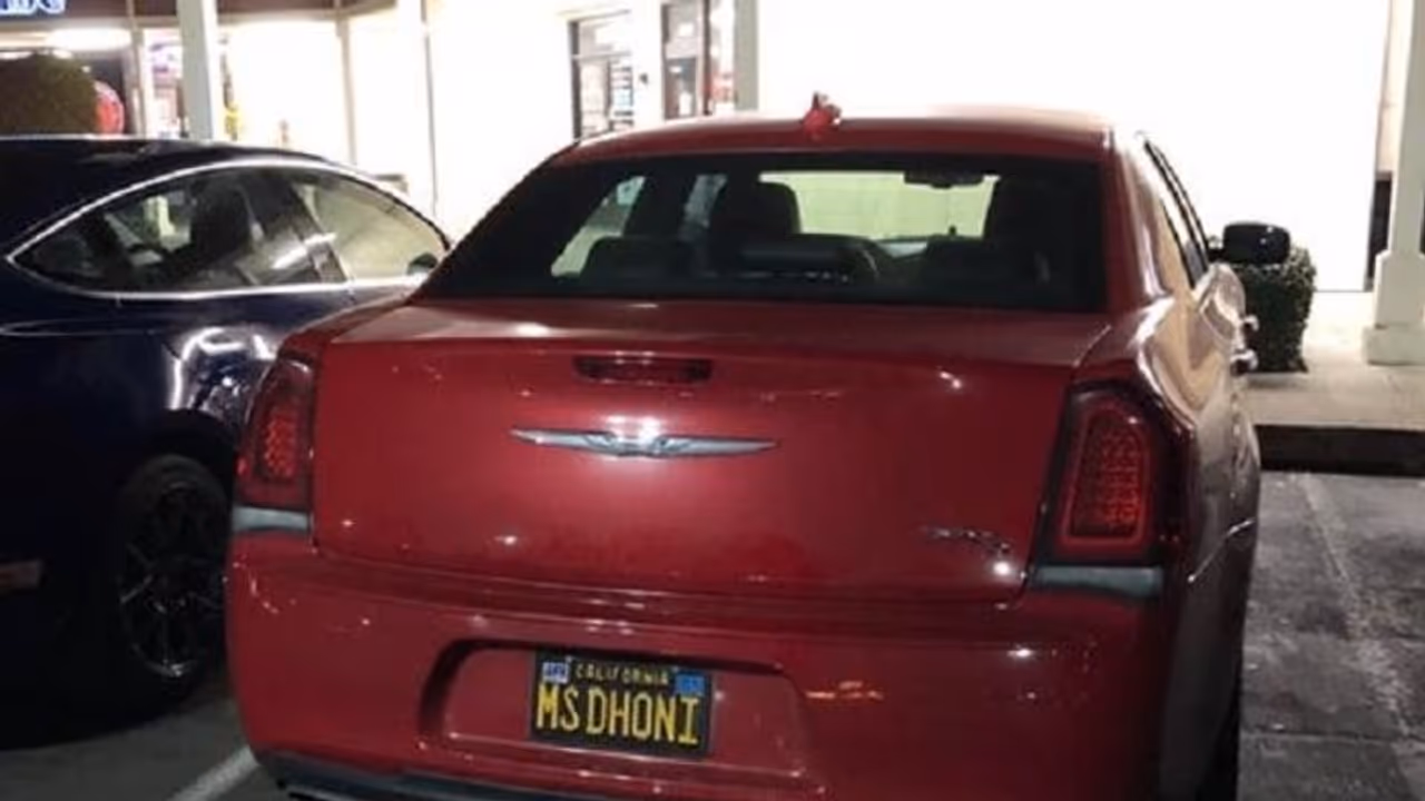 ಅಮೇರಿಕಾದ ಕಾರಿನ ನಂಬರ್ ಪ್ಲೇಟ್ ಮೇಲೆ ಧೋನಿ ಹೆಸರು! ಅಮೇರಿಕಾದ ಕಾರಿನ ನಂಬರ್ ಪ್ಲೇಟ್ ಮೇಲೆ ಧೋನಿ ಹೆಸರು!