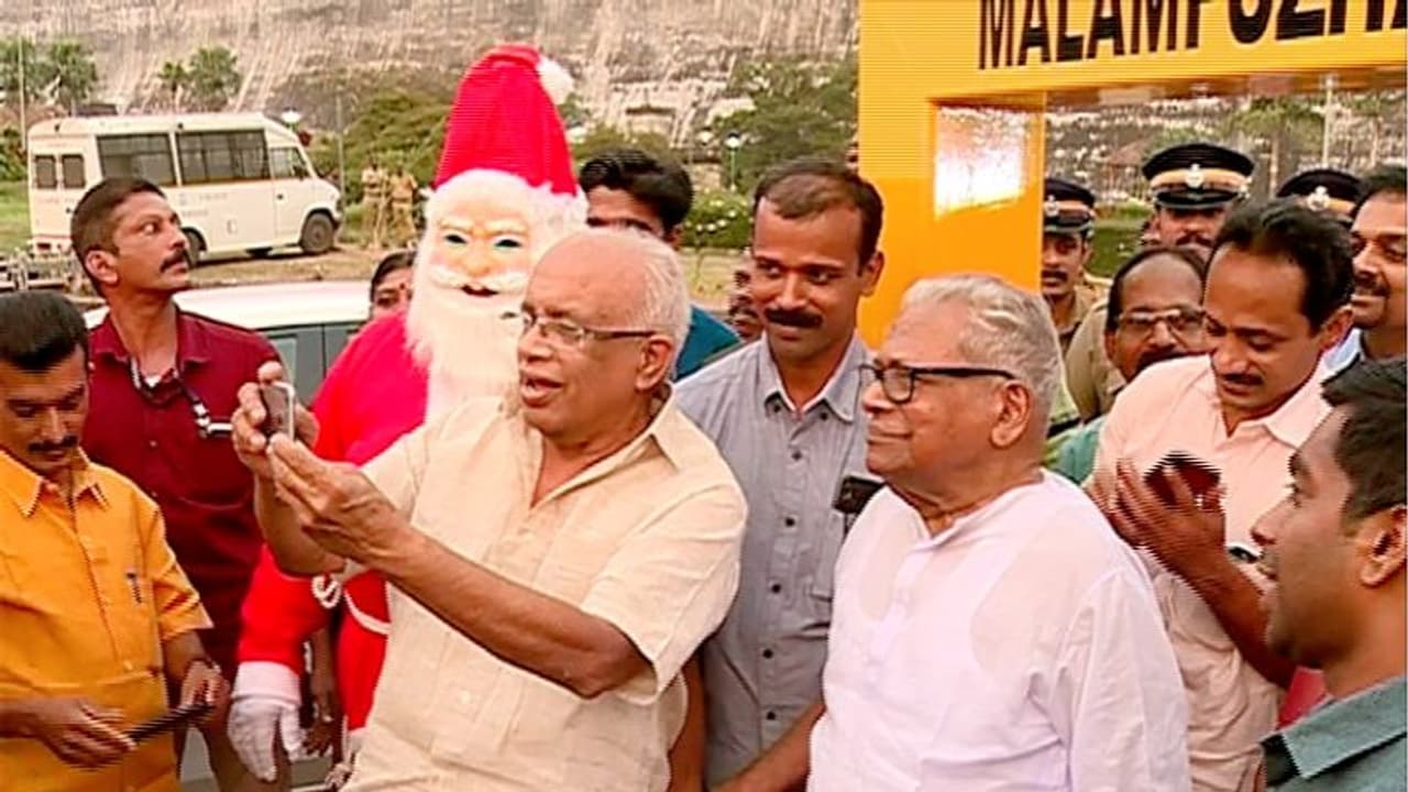 നവീകരിച്ച മലമ്പുഴ ഡാമും ഉദ്യാനവും ഉദ്ഘാടനം ചെയ്തു നവീകരിച്ച മലമ്പുഴ ഡാമും ഉദ്യാനവും ഉദ്ഘാടനം ചെയ്തു