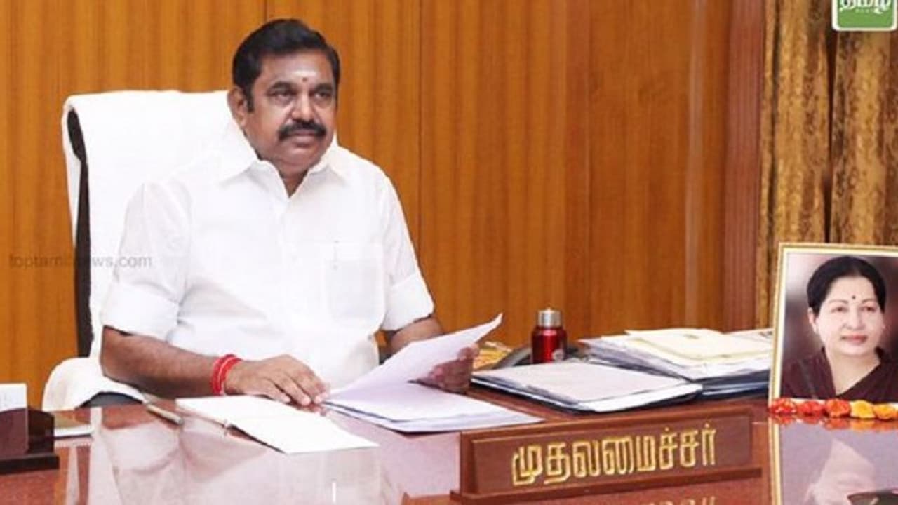 விஷால் சர்ச்சை... எடப்பாடியை டென்ஷனாக்கிய பாரதிராஜா கோஷ்டி..! விஷால் சர்ச்சை... எடப்பாடியை டென்ஷனாக்கிய பாரதிராஜா கோஷ்டி..!