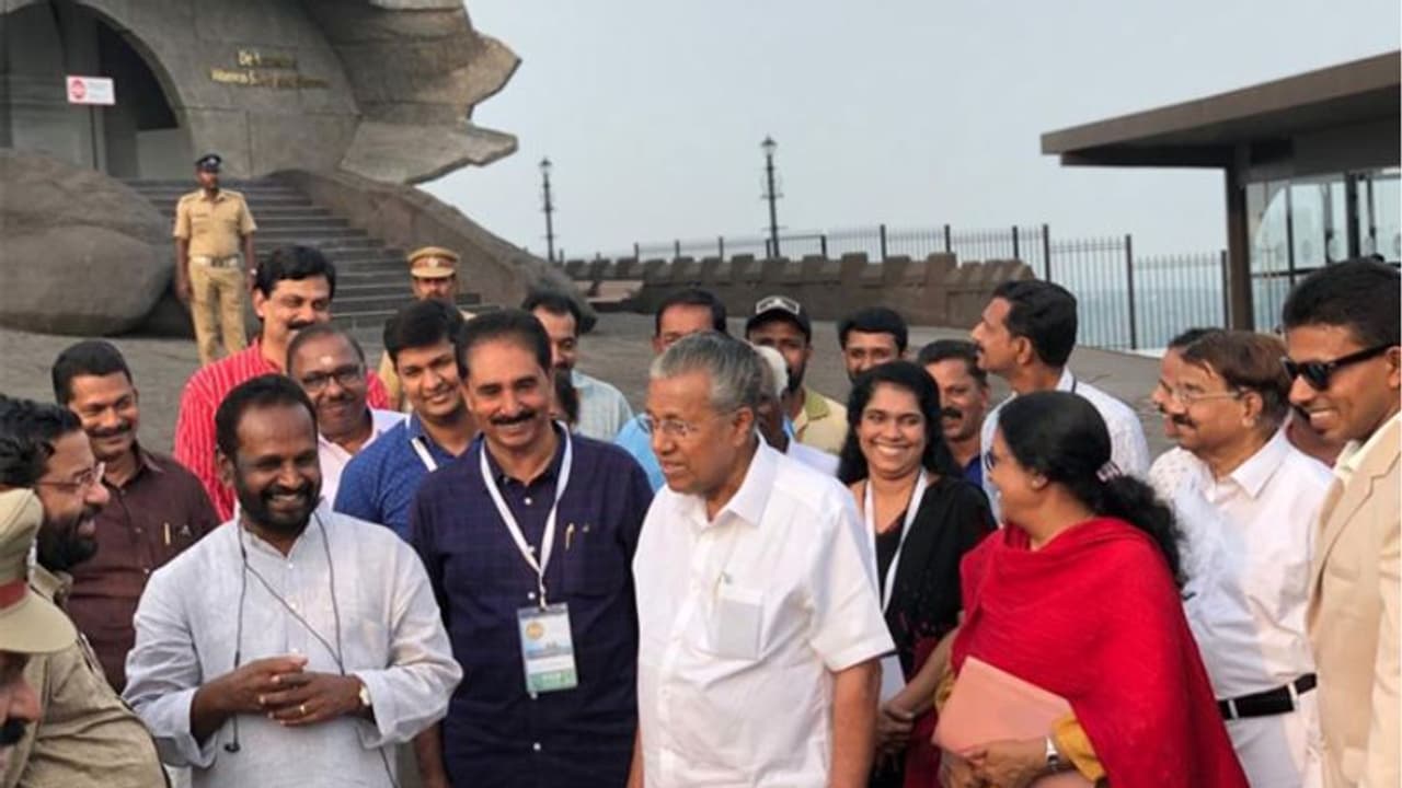 ജടായു എര്ത്ത്സ് സെന്ററില് ഒരു മാസം നീണ്ടുനില്ക്കുന്ന കാര്ണവലിന് തുടക്കം; മുഖ്യമന്ത്രി ഉദ്ഘാടനം ചെയ്തു ജടായു എര്ത്ത്സ് സെന്ററില് ഒരു മാസം നീണ്ടുനില്ക്കുന്ന കാര്ണവലിന് തുടക്കം; മുഖ്യമന്ത്രി ഉദ്ഘാടനം ചെയ്തു