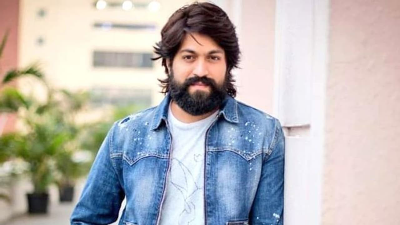 ಬಾಕ್ಸಾಫೀಸ್ನಲ್ಲಿ 200 ಕೋಟಿ ಬಾಚುತ್ತಾ ಕೆಜಿಎಫ್? ಬಾಕ್ಸಾಫೀಸ್ನಲ್ಲಿ 200 ಕೋಟಿ ಬಾಚುತ್ತಾ ಕೆಜಿಎಫ್?