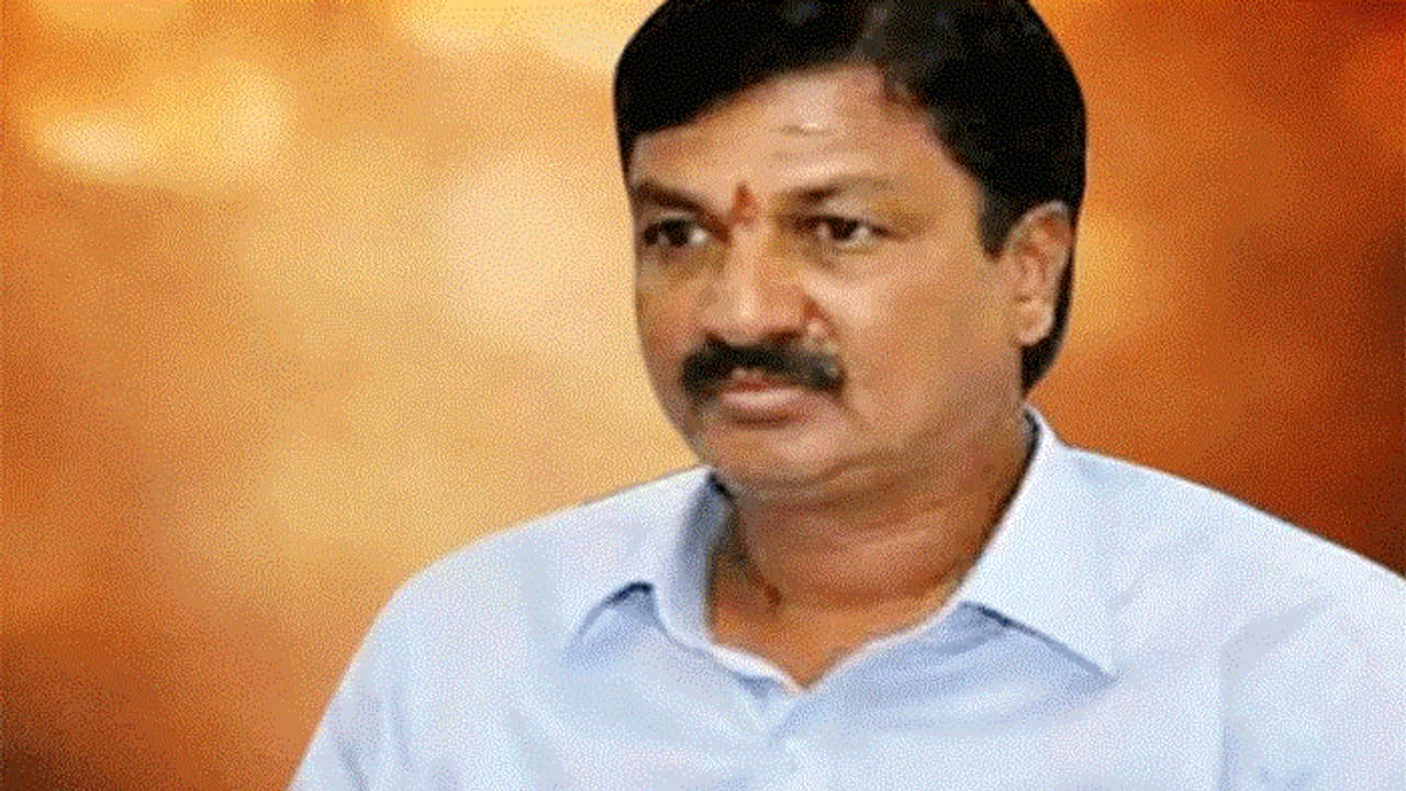 ಜಾರಕಿಹೊಳಿ ಆಪರೇಷನ್ : 20 ಕೈ ಶಾಸಕರು ಬಿಜೆಪಿಯತ್ತ..? ಜಾರಕಿಹೊಳಿ ಆಪರೇಷನ್ : 20 ಕೈ ಶಾಸಕರು ಬಿಜೆಪಿಯತ್ತ..?