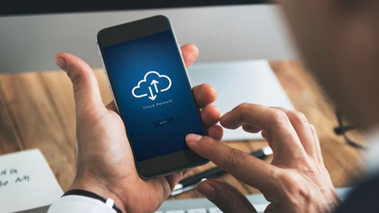 ಟೆಕ್ ಟಿಪ್ಸ್: ನಿಮ್ಮ ಸ್ಮಾರ್ಟ್ಫೋನ್ ಸುರಕ್ಷಿತವಾಗಿಡಲು 5 ಉಪಾಯಗಳು! ಟೆಕ್ ಟಿಪ್ಸ್: ನಿಮ್ಮ ಸ್ಮಾರ್ಟ್ಫೋನ್ ಸುರಕ್ಷಿತವಾಗಿಡಲು 5 ಉಪಾಯಗಳು!