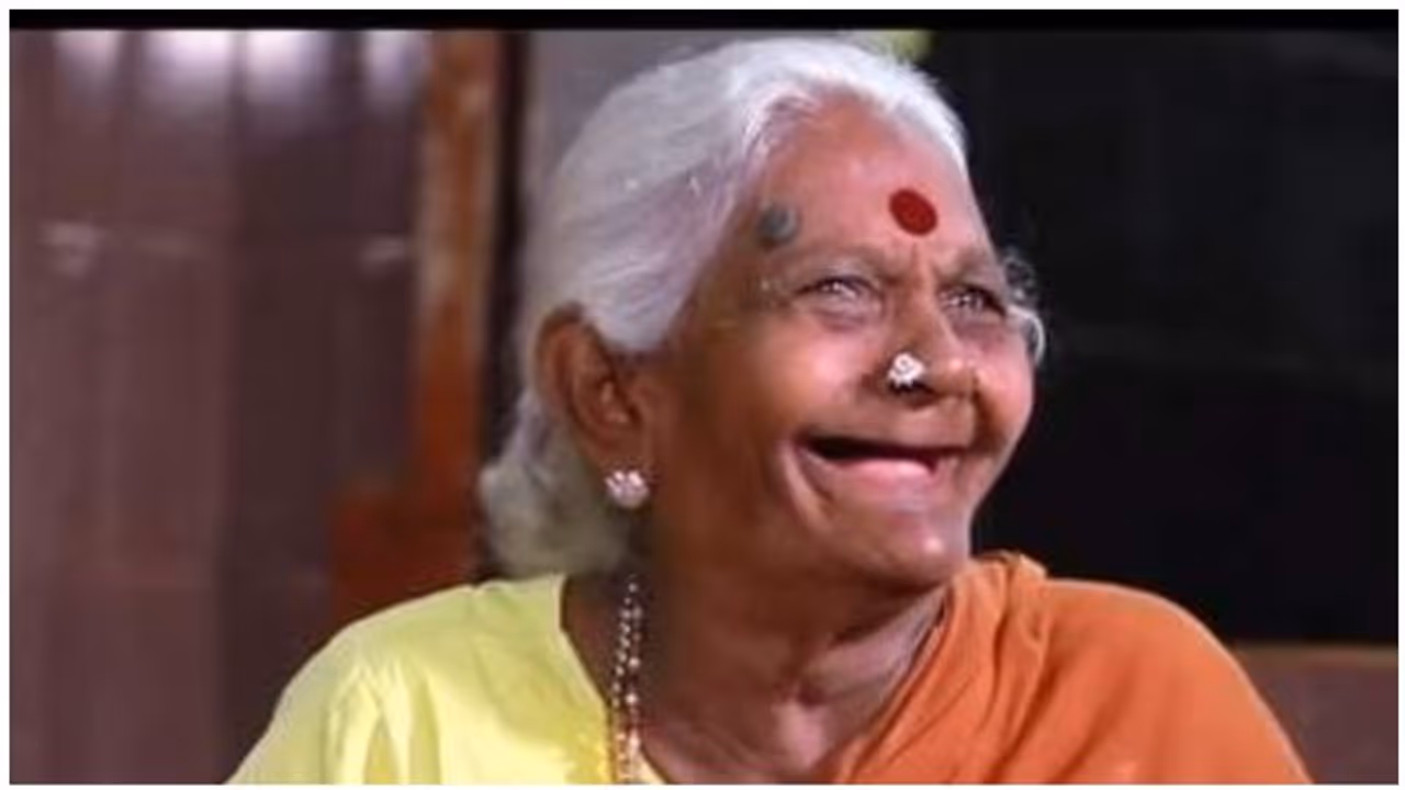 நடிகர்சங்கம் வெட்கித் தலைகுனிய வேண்டும்... அஜீத்,விஜய் உட்பட 500 படங்களில் நடித்தும் மெரினா பீச்சில் கர்ச்சீப் விற்கும் நடிகை... நடிகர்சங்கம் வெட்கித் தலைகுனிய வேண்டும்... அஜீத்,விஜய் உட்பட 500 படங்களில் நடித்தும் மெரினா பீச்சில் கர்ச்சீப் விற்கும் நடிகை...