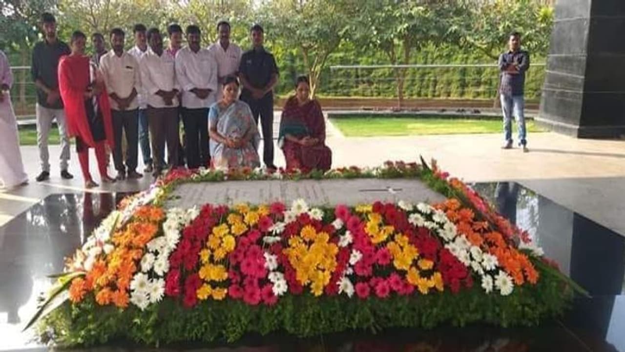 తెలుగు ప్రజలకు వైఎస్ విజయమ్మ క్రిస్మస్ శుభాకాంక్షలు తెలుగు ప్రజలకు వైఎస్ విజయమ్మ క్రిస్మస్ శుభాకాంక్షలు