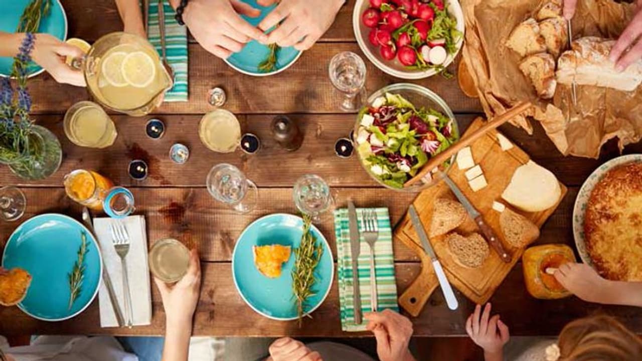 ഭക്ഷണം കഴിച്ച ഉടനെ ചെയ്യാന് പാടില്ലാത്ത 5 കാര്യങ്ങള് ഭക്ഷണം കഴിച്ച ഉടനെ ചെയ്യാന് പാടില്ലാത്ത 5 കാര്യങ്ങള്