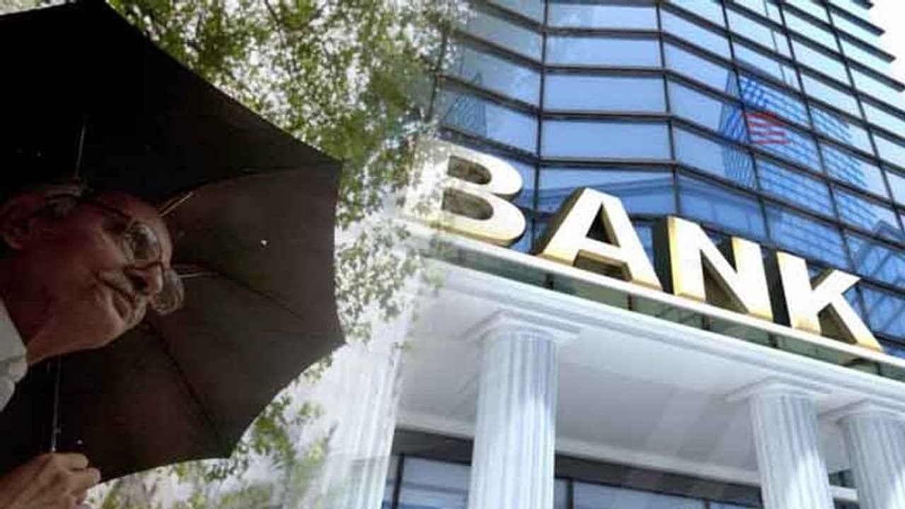 ಹೆಲ್ಪ್ ಮಾಡ್ಬೇಕಾದ ಬ್ಯಾಂಕ್‌ಗಳೇಕೆ 'ಹೆಲ್ಪ್ ಅಸ್' ಅಂತಿವೆ?