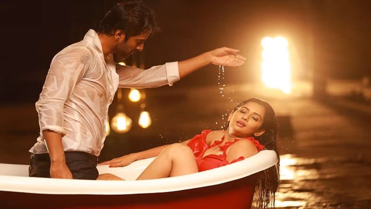 ಪಂಚತಂತ್ರದ ‘ಹೊಂಗೆ ಮರ ಹೂ ಬಿಟ್ಟದೆ’ ಸಾಂಗು... ಸಿಕ್ಕಾಪಟ್ಟೆ ರೋಮ್ಯಾಂಟಿಕ್