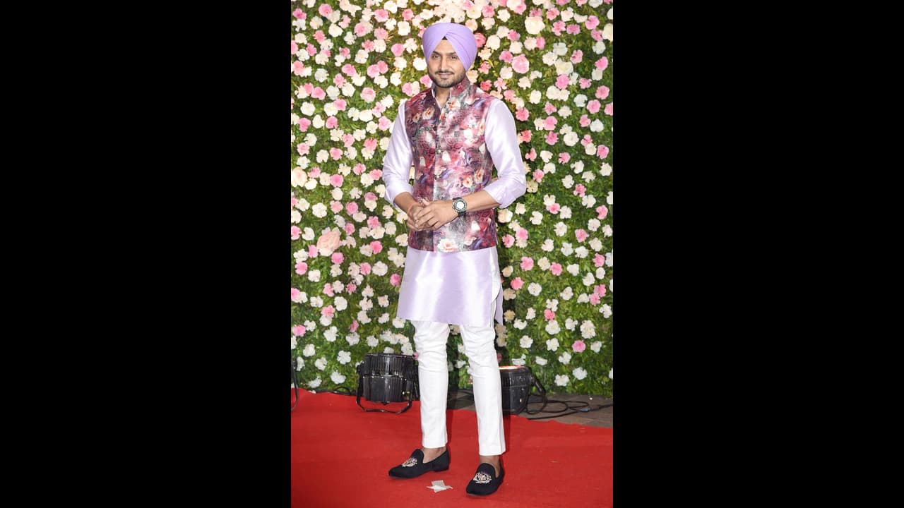 রিয়ালিটি শো এর পরই বড়পর্দা, এবার বিনোদন জগতে ব্যাটিং করবেন হরভজন সিং