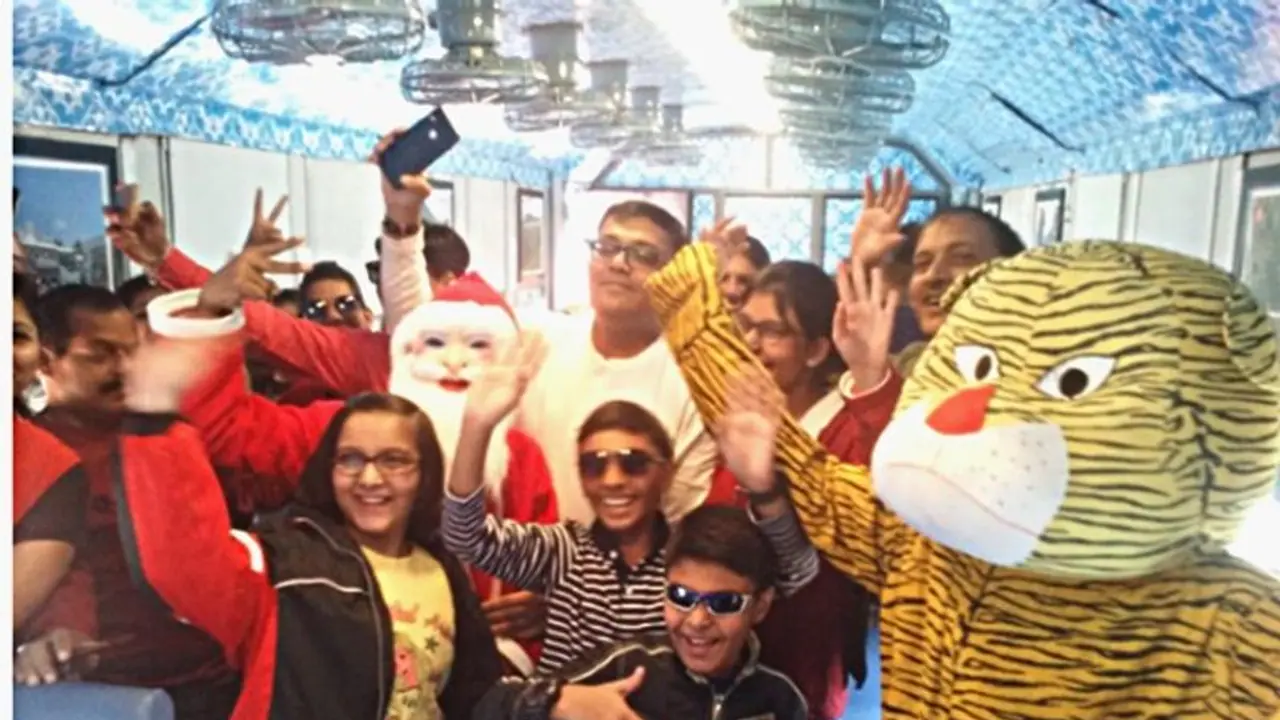 क्रिसमस के मौके पर लग्जरी हैरिटेज ट्रेन का तोहफा, 750 रुपये में फाइव स्टार जैसी सुविधा क्रिसमस के मौके पर लग्जरी हैरिटेज ट्रेन का तोहफा, 750 रुपये में फाइव स्टार जैसी सुविधा