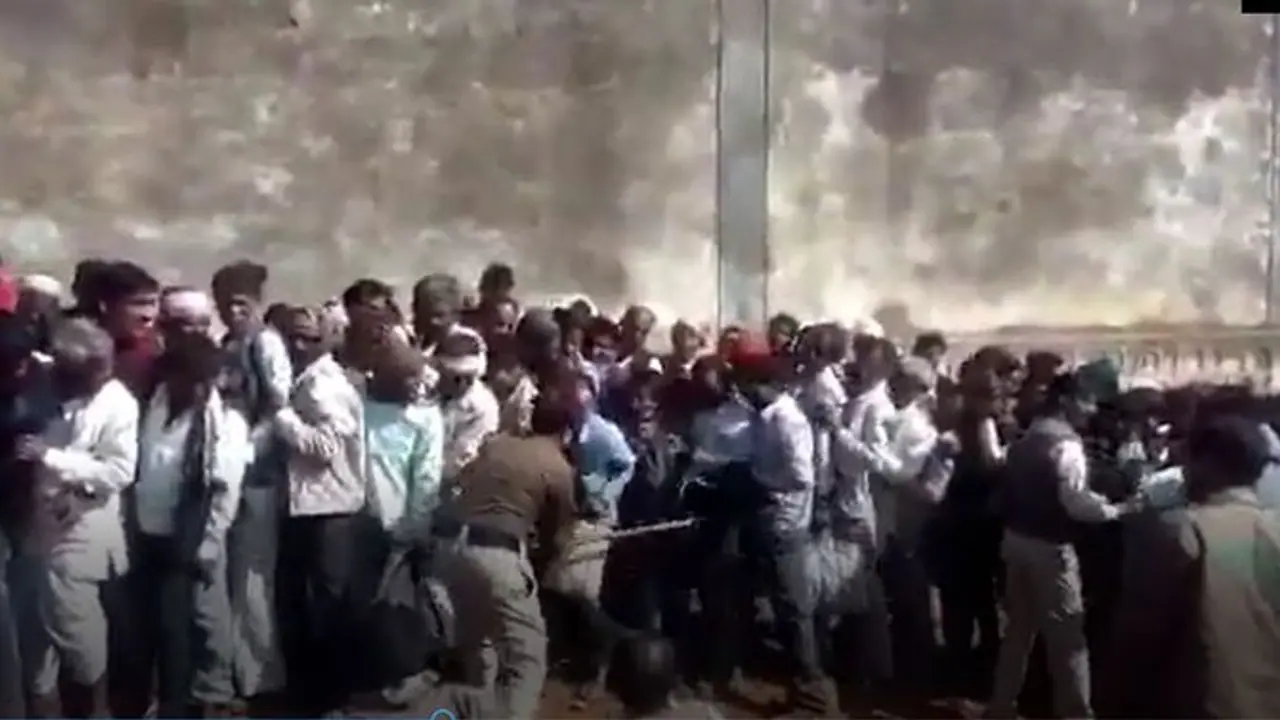 मध्य प्रदेश में किसानों ने मांगी थी खाद, मिला कुछ और...