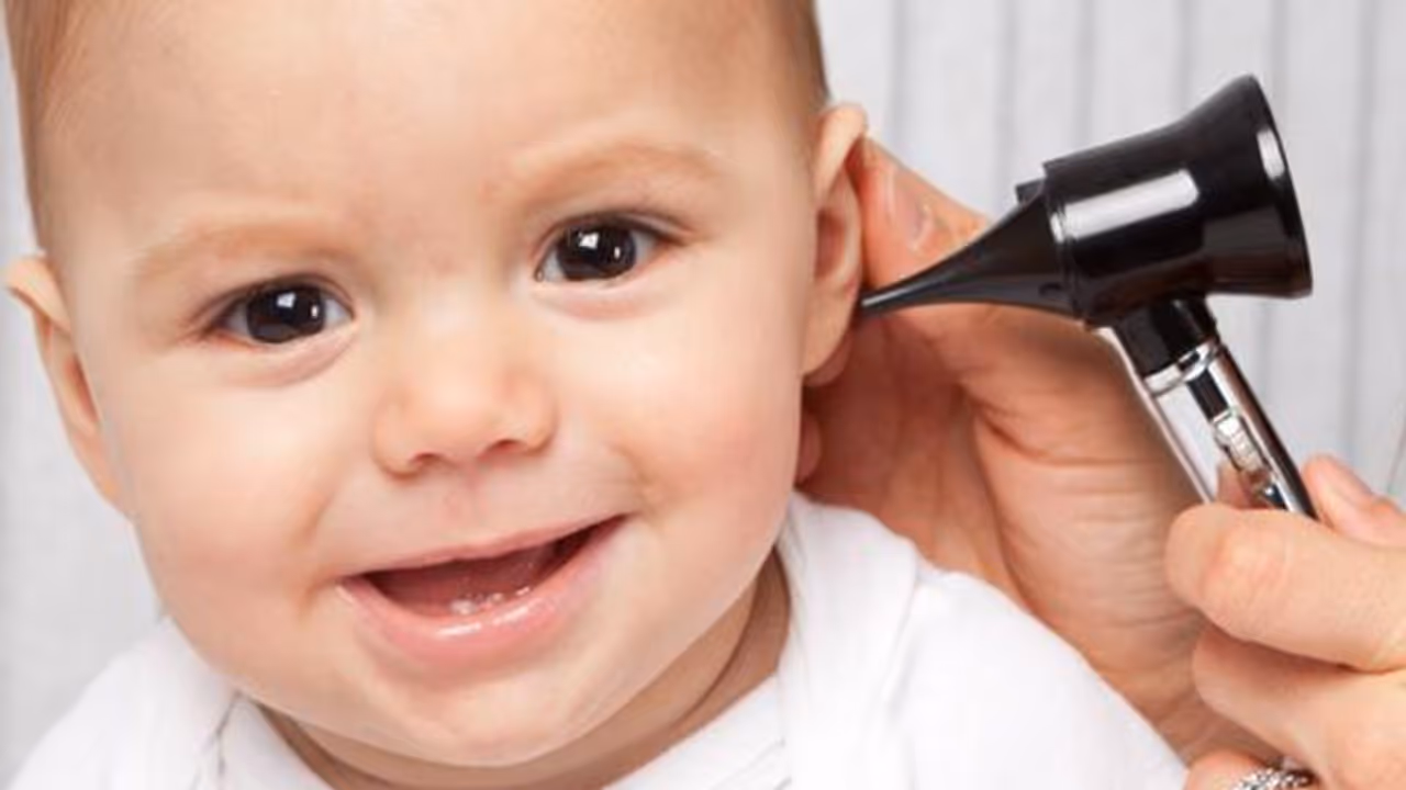 കുഞ്ഞുങ്ങളിലെ കേൾവിക്കുറവ്; അറിയേണ്ട ചില കാര്യങ്ങൾ കുഞ്ഞുങ്ങളിലെ കേൾവിക്കുറവ്; അറിയേണ്ട ചില കാര്യങ്ങൾ