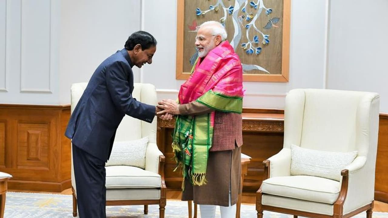 ఎట్టకేలకు మోడీతో కేసీఆర్ భేటీ: కాళేశ్వరం ఎజెండా ఎట్టకేలకు మోడీతో కేసీఆర్ భేటీ: కాళేశ్వరం ఎజెండా