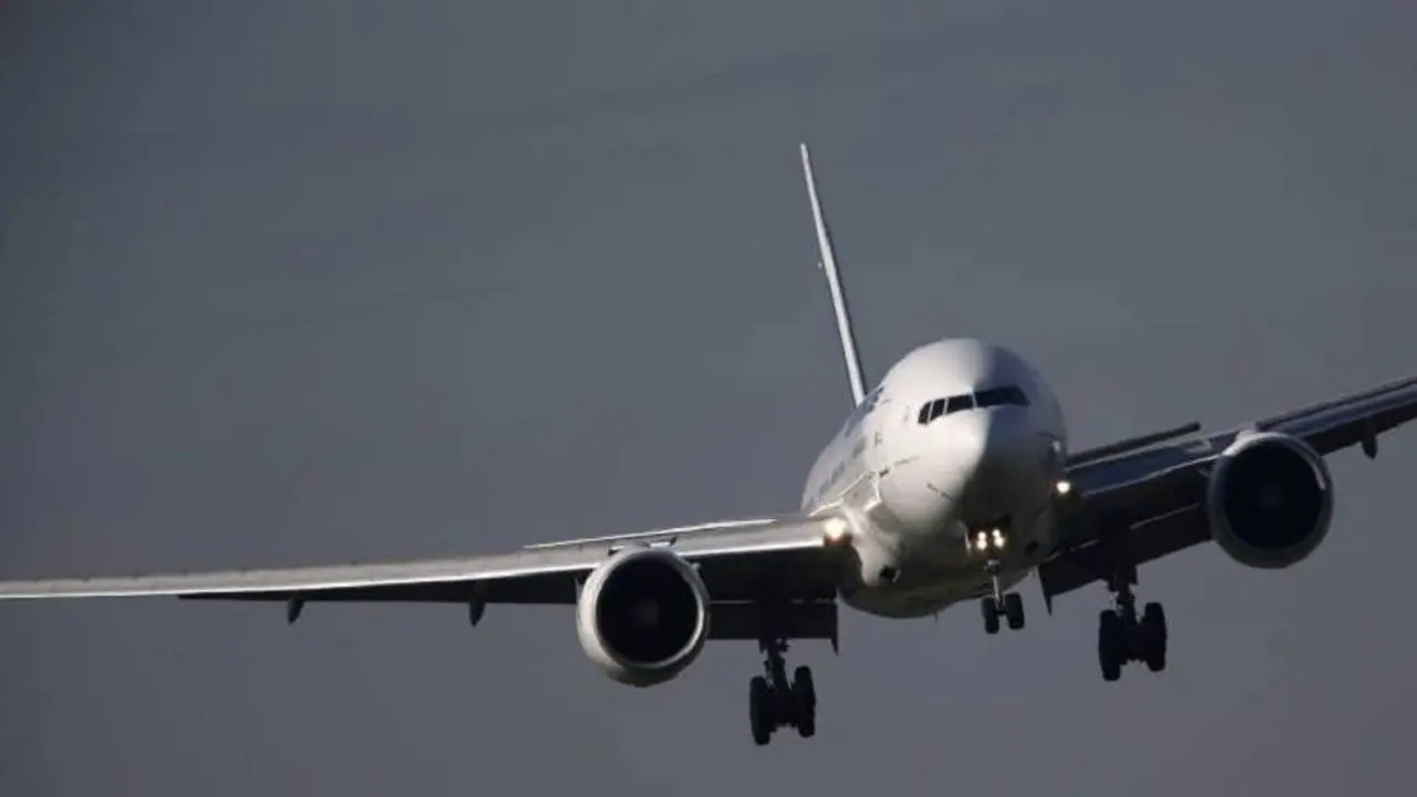 अगले साल से टैक्स बढ़ाकर किराए में इजाफा करेंगी एयरलाइंस कंपनियां..जाने क्यों अगले साल से टैक्स बढ़ाकर किराए में इजाफा करेंगी एयरलाइंस कंपनियां..जाने क्यों