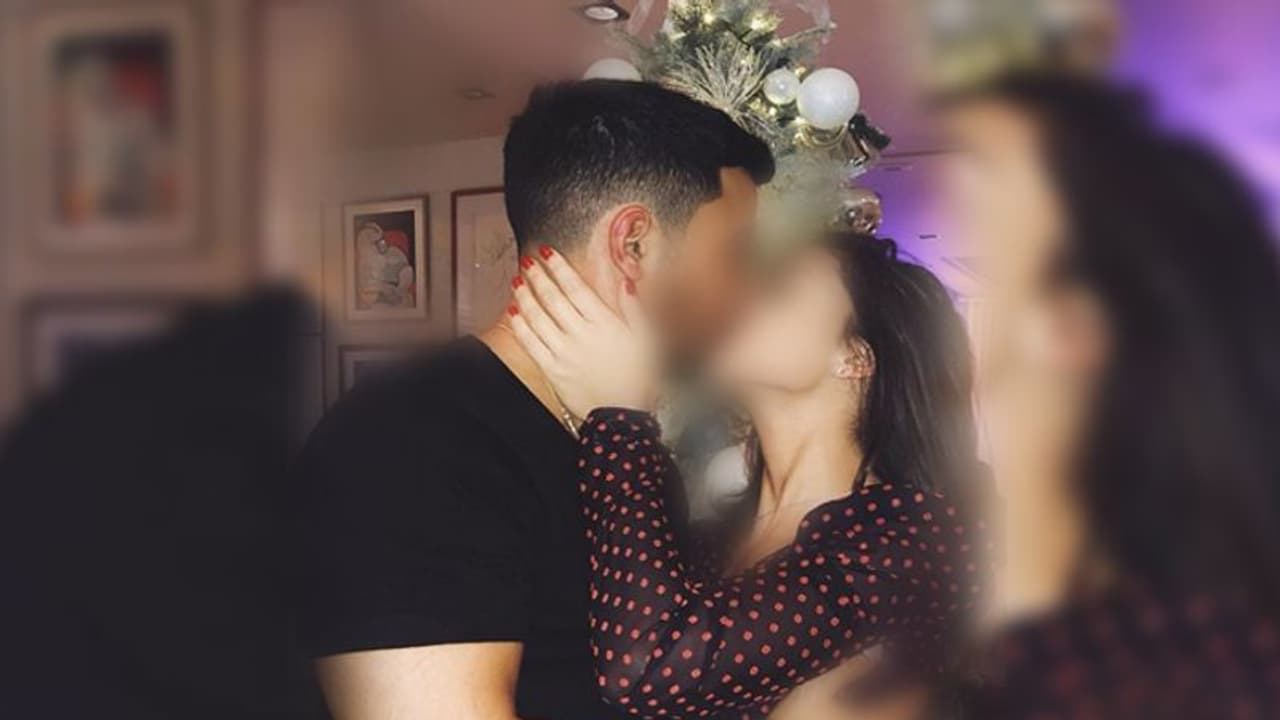 ప్రియుడితో హీరోయిన్ ముద్దు సీన్.. సోషల్ మీడియాలో ఫోటోలు!