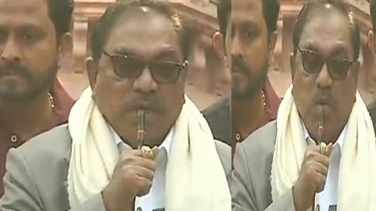 ఆ 23 మందికి సీట్లు ఎలా ఇస్తావ్, బాబుకు చుక్కలే: రామచంద్రయ్య ఆ 23 మందికి సీట్లు ఎలా ఇస్తావ్, బాబుకు చుక్కలే: రామచంద్రయ్య