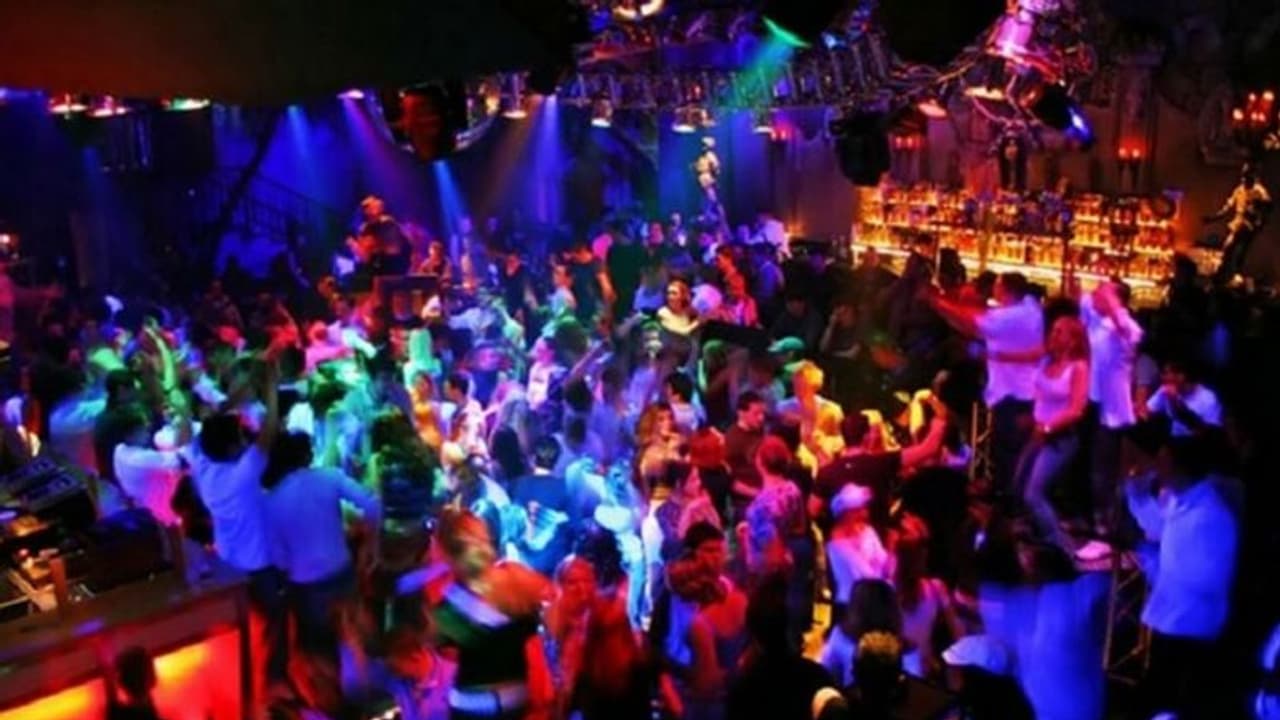 తెలంగాణలో మందుబాబులకు న్యూఇయర్ బంపర్ ఆఫర్