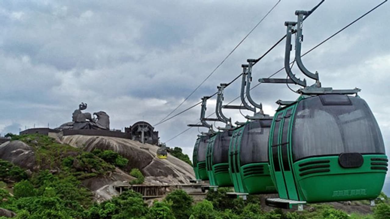 ജടായു പാറയിലെ പുതുവർഷ ആഘോഷം ഗവർണ്ണർ പി സദാശിവം ഉദ്ഘാടനം ചെയ്യും ജടായു പാറയിലെ പുതുവർഷ ആഘോഷം ഗവർണ്ണർ പി സദാശിവം ഉദ്ഘാടനം ചെയ്യും