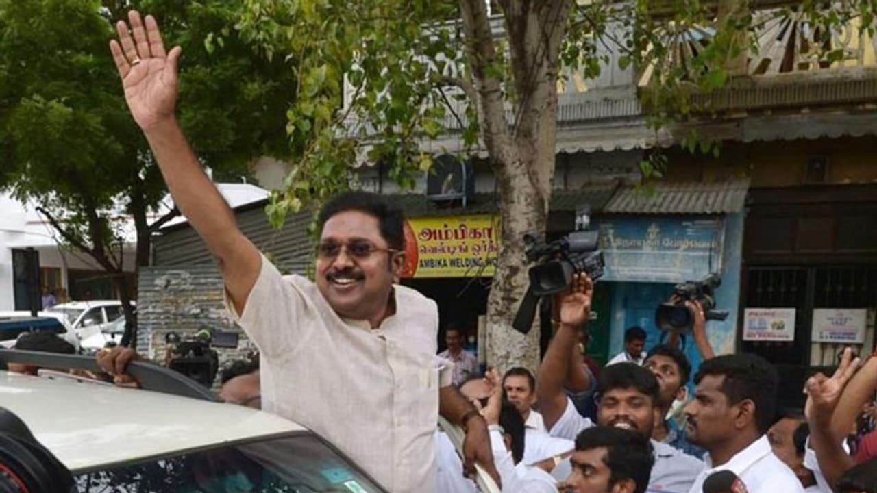 தினகரன் கட்சிக்கு பொதுச் சின்னம்..! டெல்லியில் நடைபெற்ற ரகசிய பேச்சுவார்த்தையில் உடன்பாடு..! தினகரன் கட்சிக்கு பொதுச் சின்னம்..! டெல்லியில் நடைபெற்ற ரகசிய பேச்சுவார்த்தையில் உடன்பாடு..!