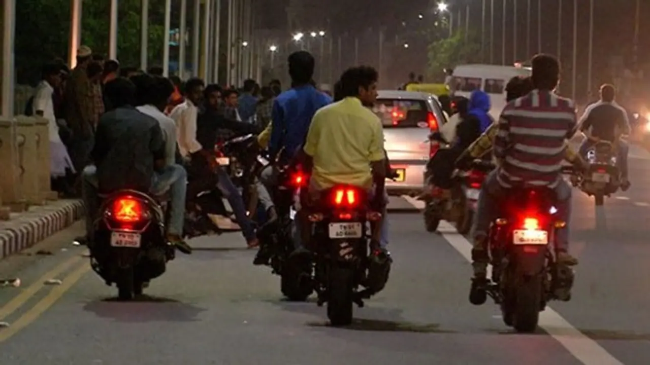 கிறிஸ்துமஸ் கொண்டாட்டத்தின் போது யாராவது ரேஸில் ஈடுபட்டால் இதுதான் கதி! குமரி மாவட்ட காவல்துறை எச்சரிக்கை.!