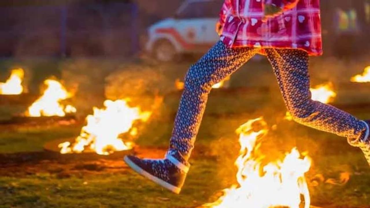 మద్యం ఇవ్వలేని న్యూఇయర్ వేదికకు నిప్పు మద్యం ఇవ్వలేని న్యూఇయర్ వేదికకు నిప్పు