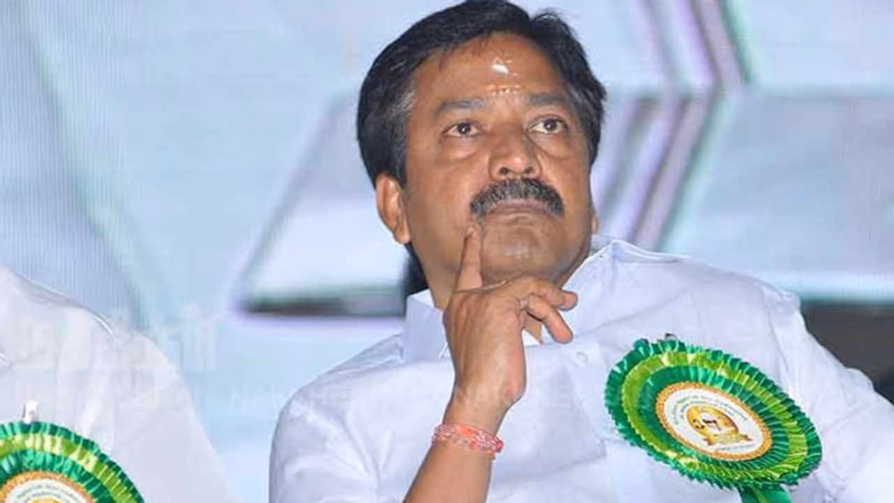 சட்டப்பேரவைத் தேர்தலில் அதிமுக தோல்விக்கு பாஜகதான் காரணம்... பற்ற வைத்த சி.வி.சண்முகம்..! சட்டப்பேரவைத் தேர்தலில் அதிமுக தோல்விக்கு பாஜகதான் காரணம்... பற்ற வைத்த சி.வி.சண்முகம்..!